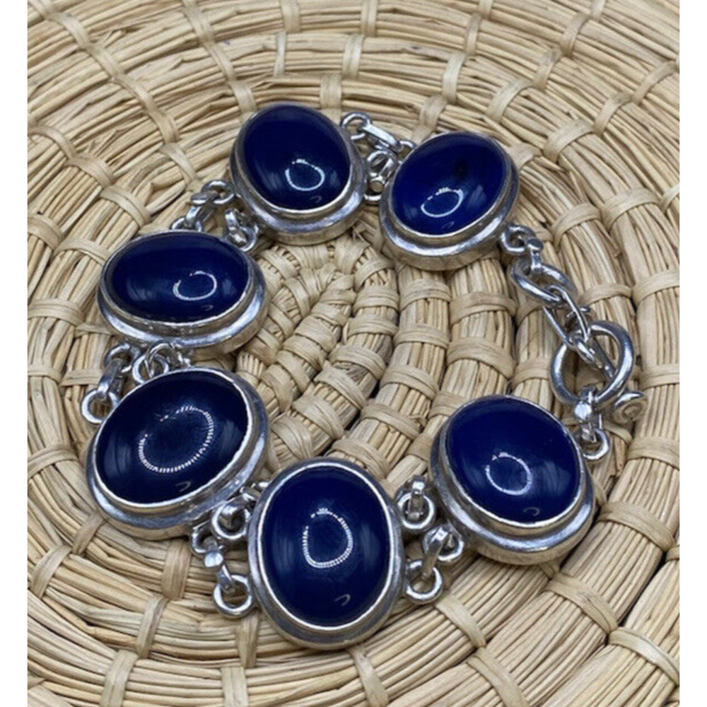 MODERNIST STERLING SILVER AND BLUE ONYX/ AGATE STATEMENT BRACELET